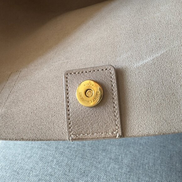 SAINT LAURENT East West large leather tote - Picture 12 of 16